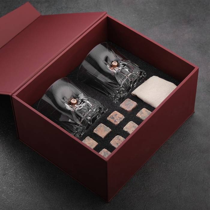 Подарочный набор «Непробиваемый», 2 стакана 200 мл, 8 камней для виски, красный